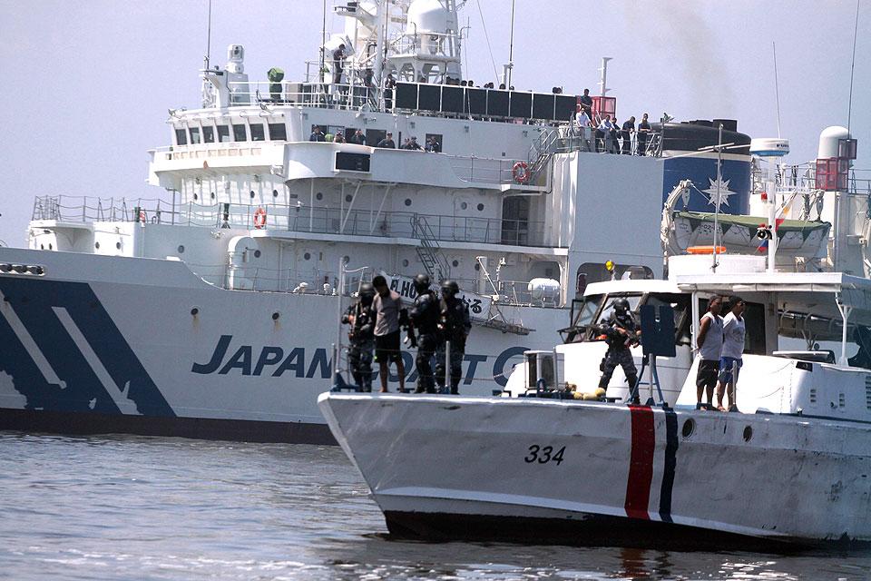 Japan Gives Philippines Patrol Ships