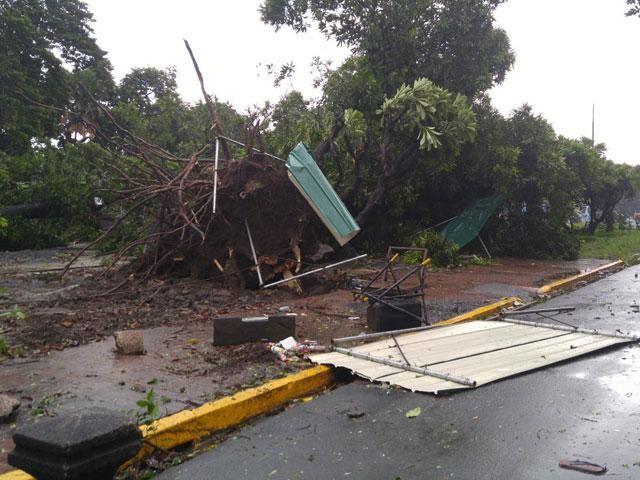 Tornado hits Manila