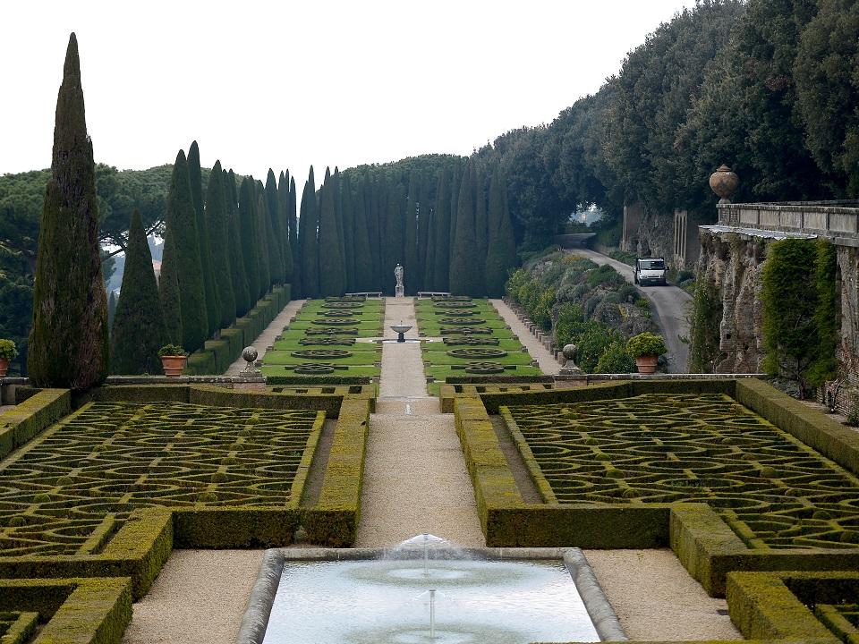 Pope Leo to escape Rome’s summer heat with July stay at Castel Gandolfo