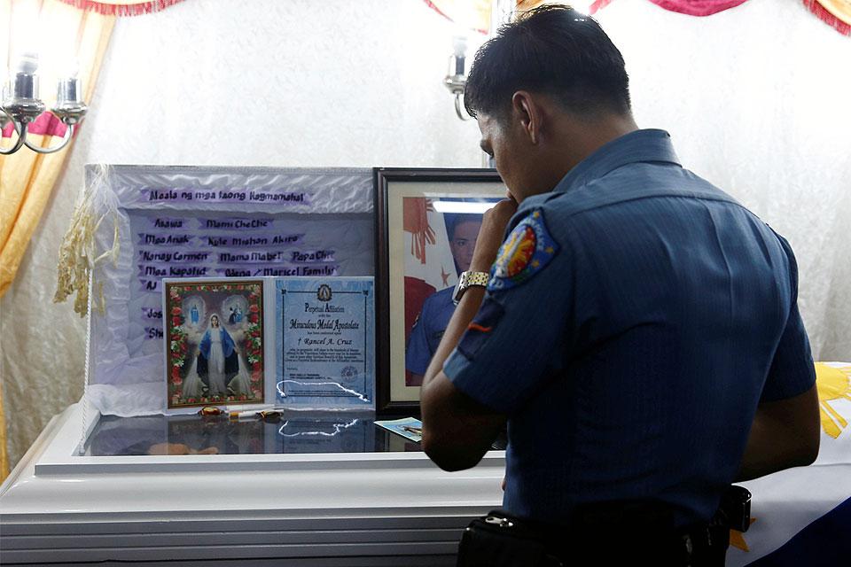 Manila Cop Shot Dead By Suspected Drug Addict | Photos | GMA News Online