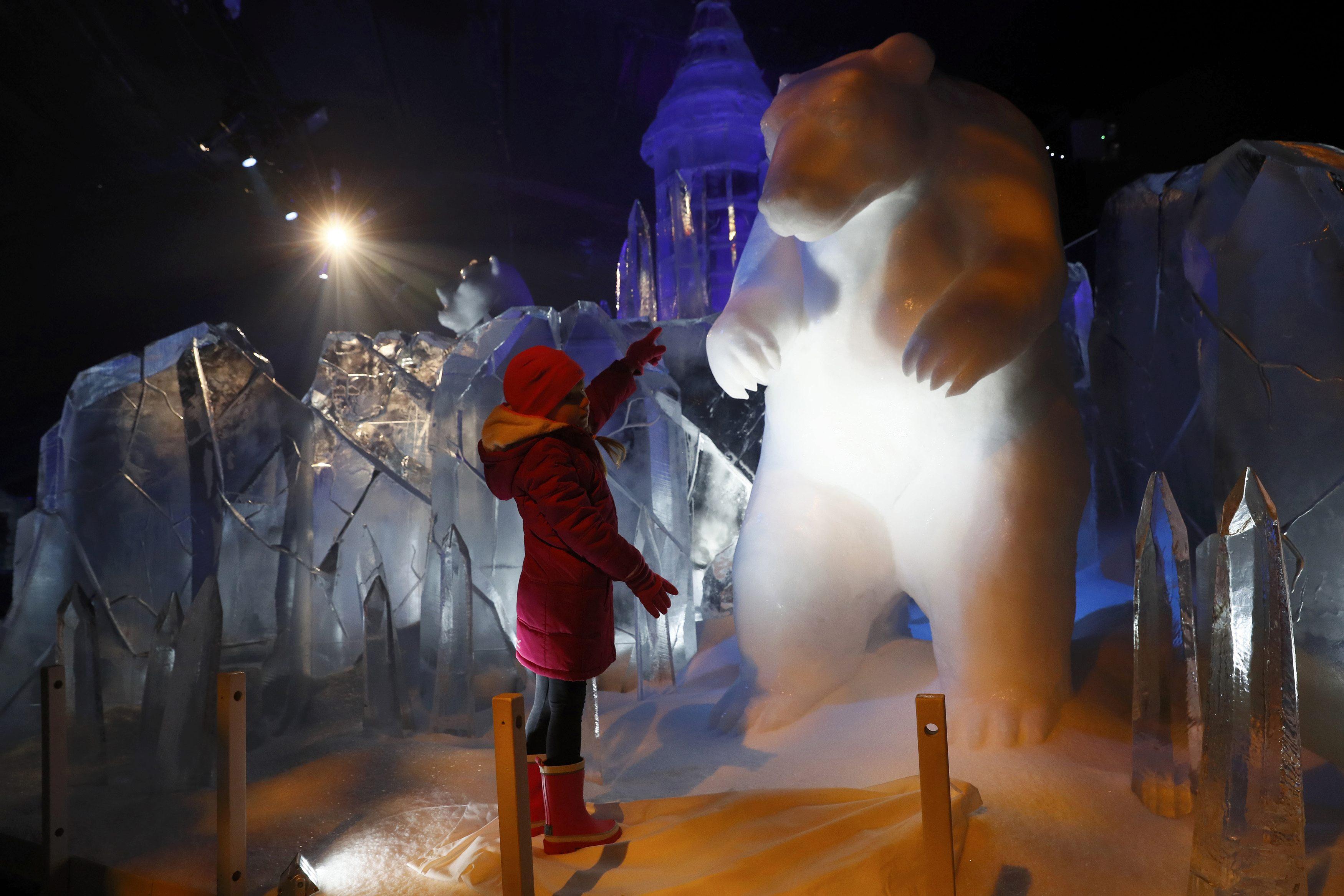 Ice sculptures, shows at London's Winter Wonderland park event GMA