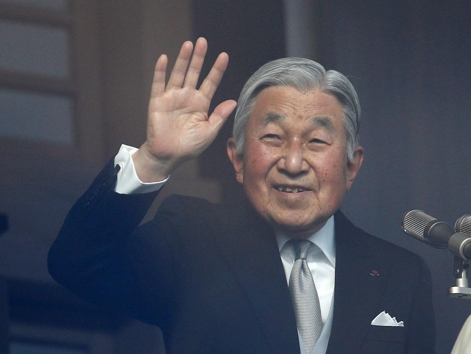 Japan #39 s former emperor Akihito briefly loses consciousness but