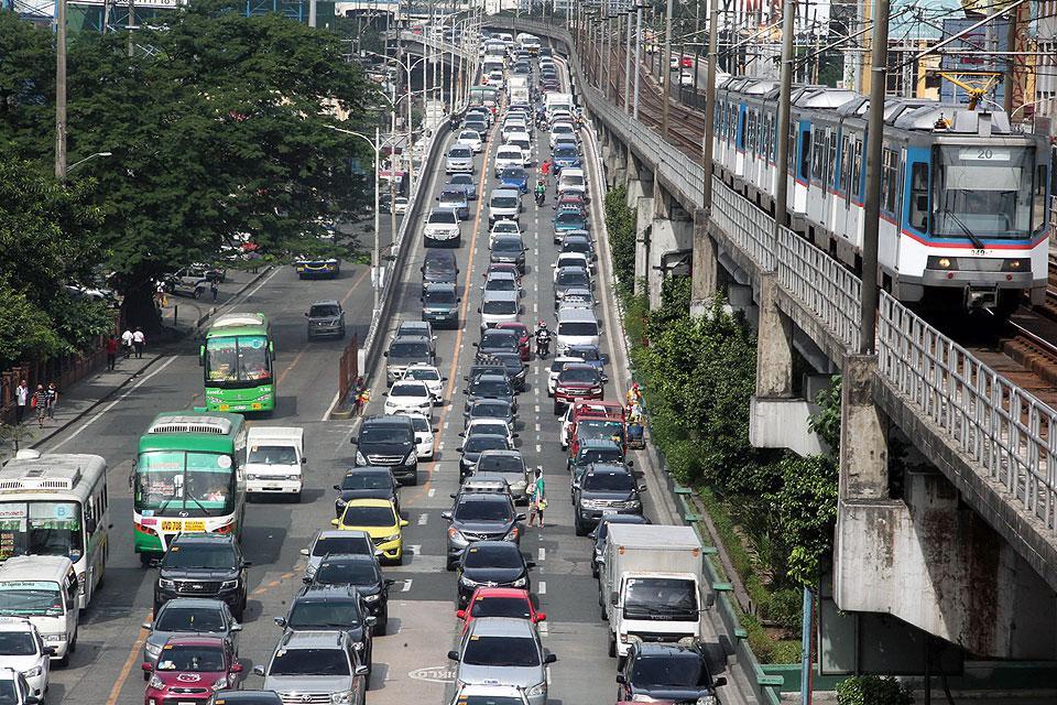 MMDA Number Coding Scheme Still Lifted On Monday GMA News Online Mmda number coding scheme still lifted on monday gma news online
