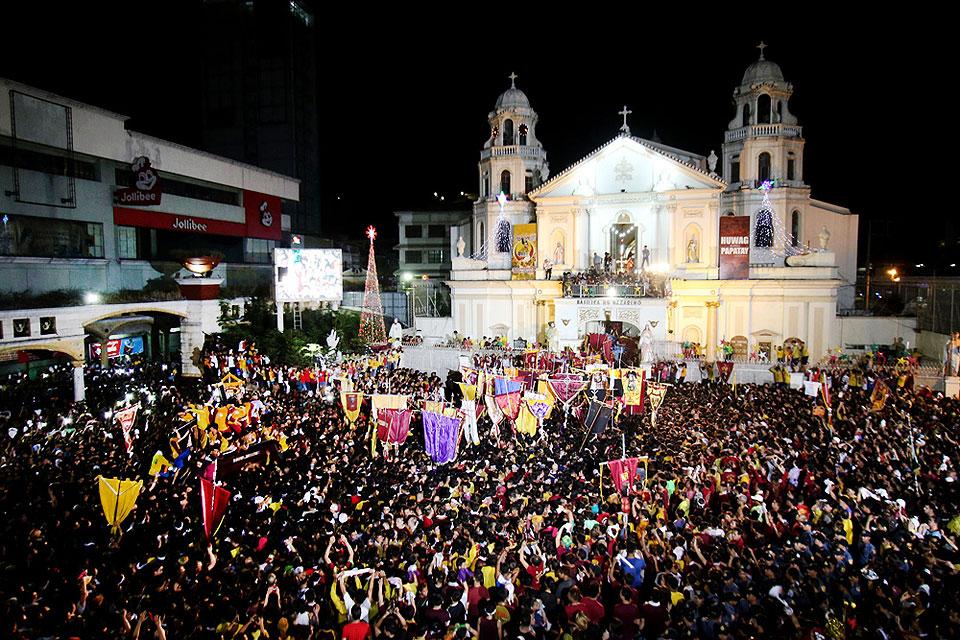 258 hurt as Quiapo crowd reaches 4M in late afternoon | GMA News Online