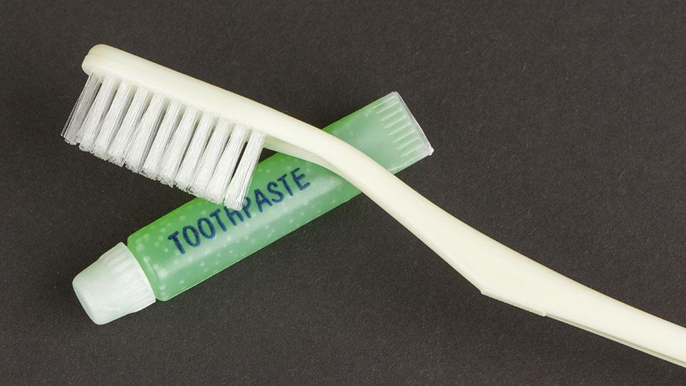 FDA urges use of fluoride toothpaste to prevent tooth decay