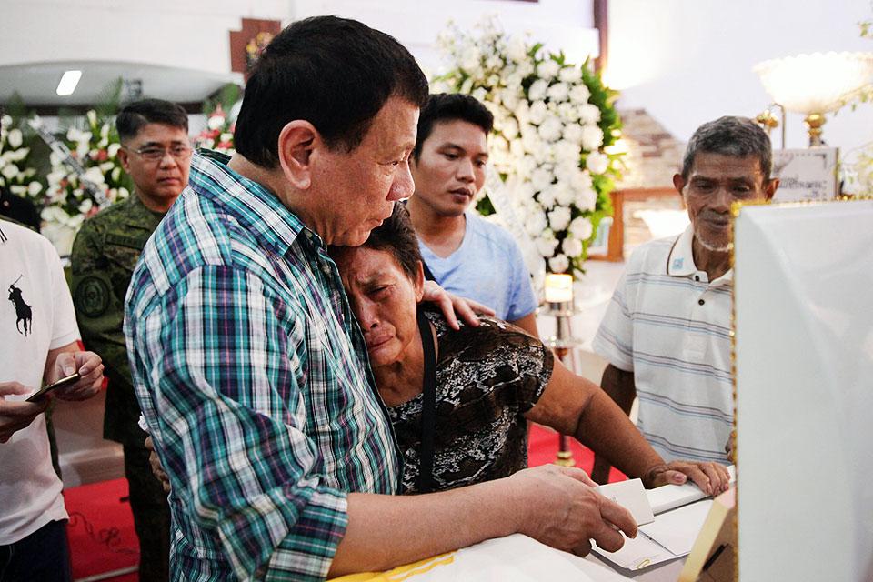 Duterte raises prospect of declaring martial law in Mindanao | GMA News ...