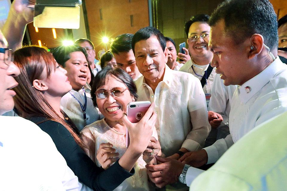 Duterte at IBP 16th National Contvention of Lawyers | Photos | GMA News ...