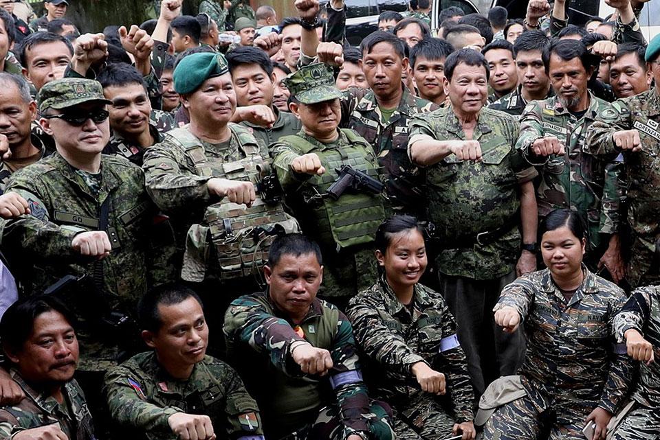 Duterte eyes China training for PHL military | GMA News Online