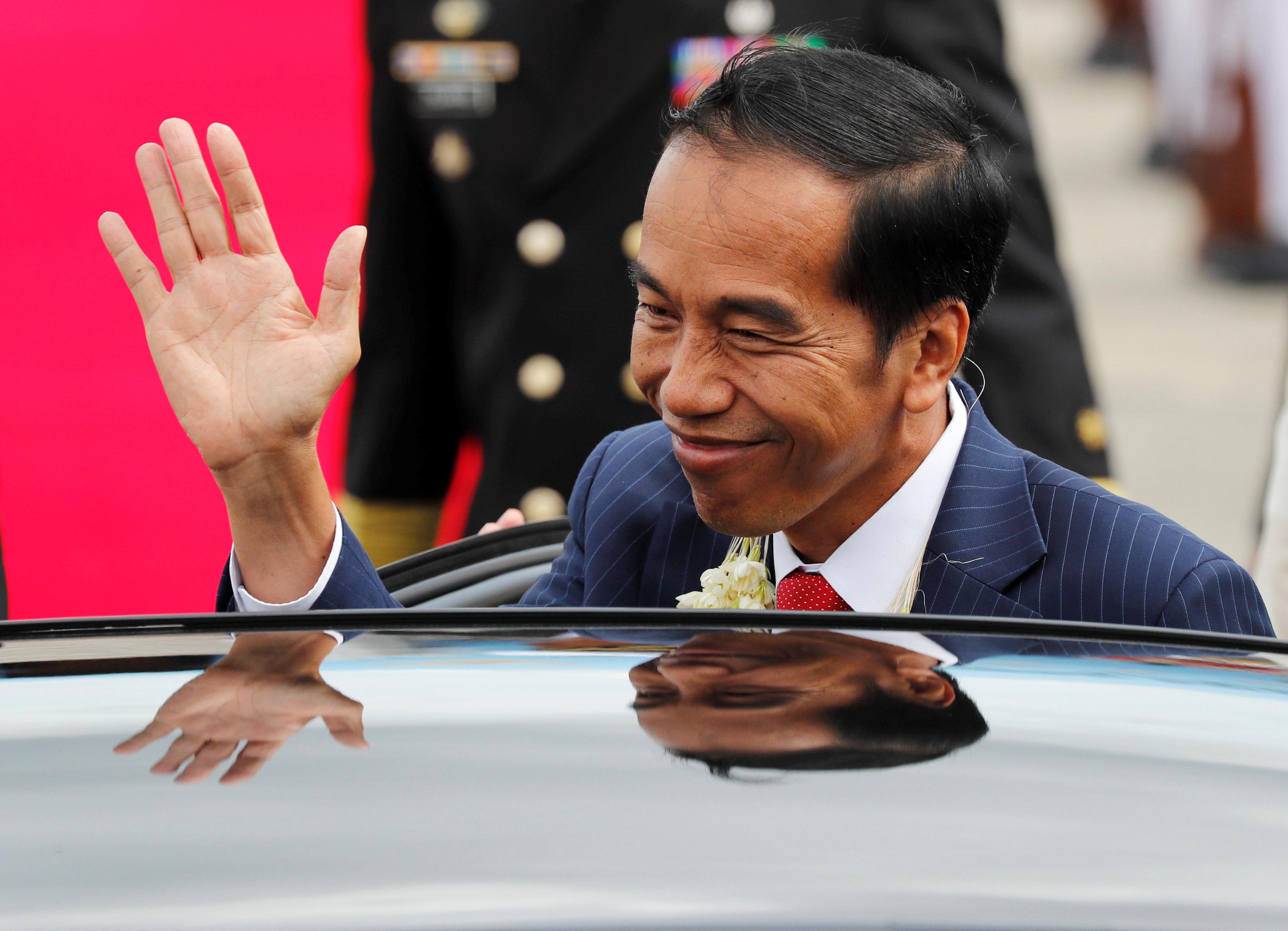 Indonesian President Jokowi receives country's first COVID-19 vaccine shot