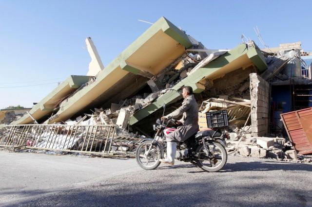 Death toll in strong Iran-Iraq earthquake reaches more than 300 | GMA ...