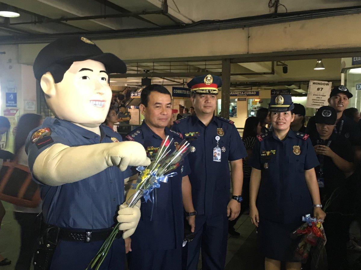 295 licensed professionals take oath as PNP officers