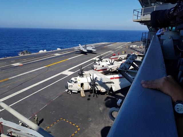 Pilot Angkatan Laut AS, gagal mendaratkan kapal induk di Laut Cina Selatan;  7, terluka