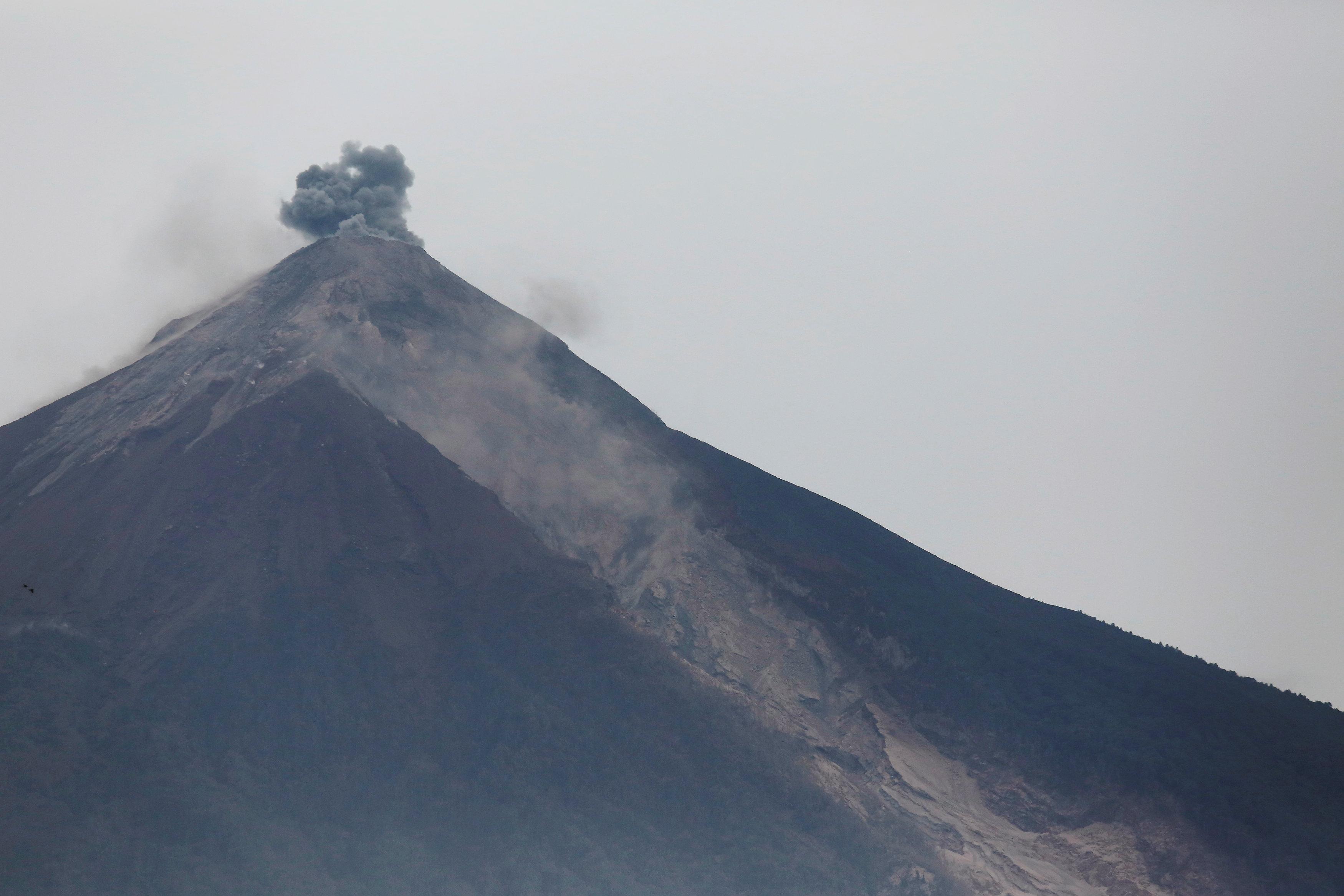 Guatemala volcano explodes again, evacuations ordered | GMA News Online