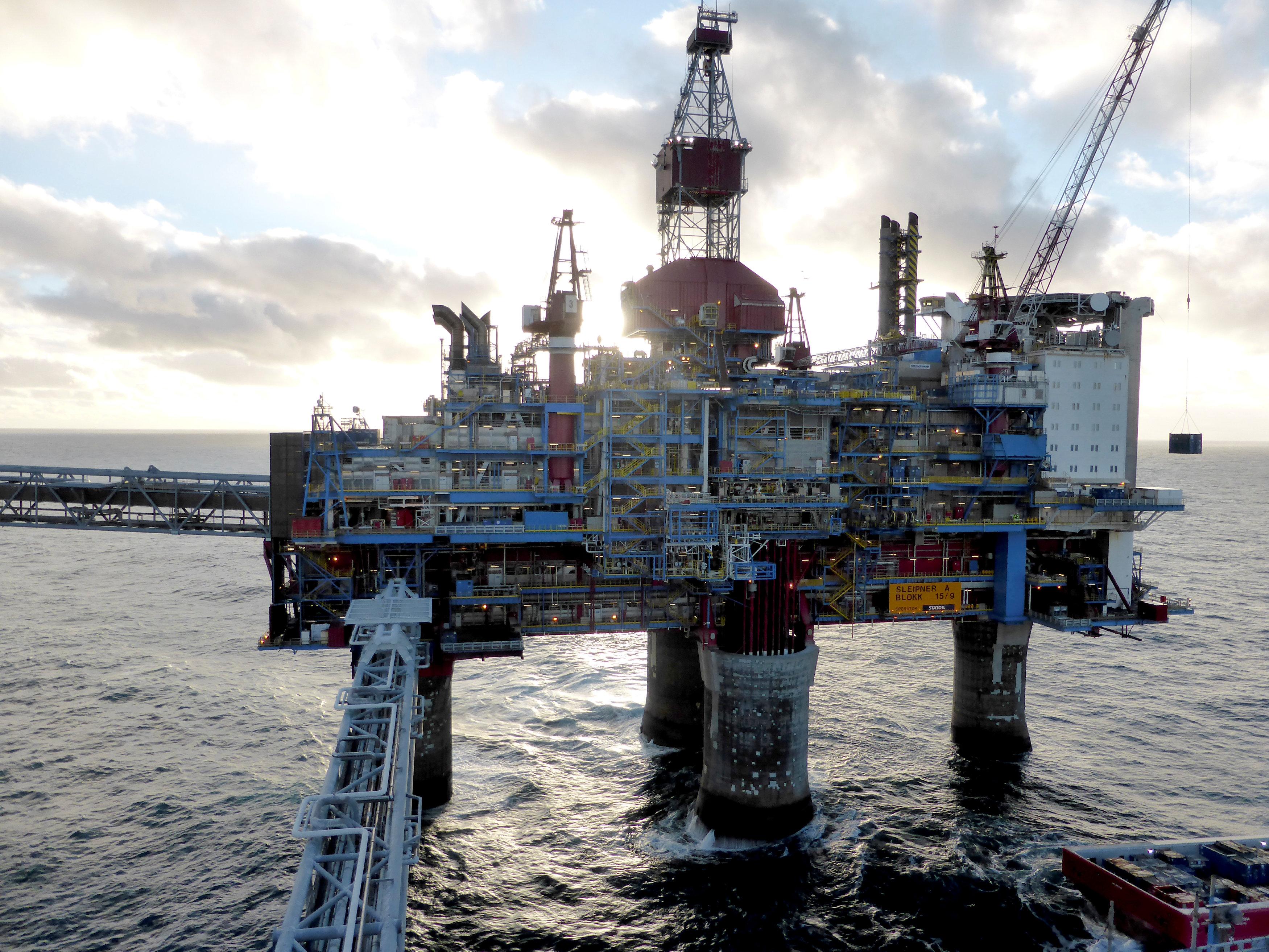 Pedagang minyak akan memotong pembelian minyak Rusia mulai 15 Mei — sumber GMA News Online