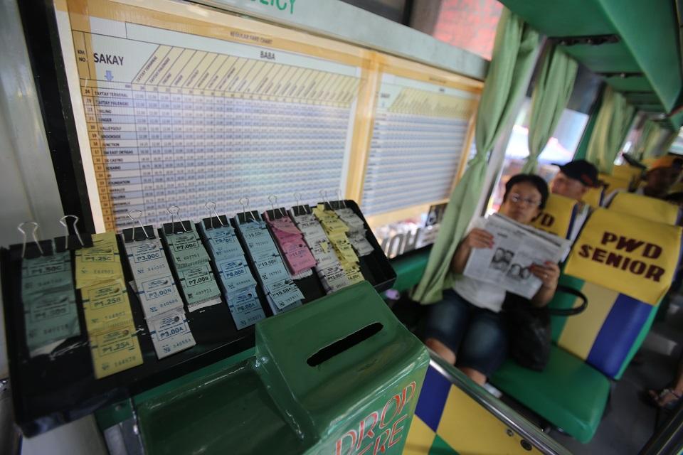 Honesty Bus Rolls Out | GMA News Online