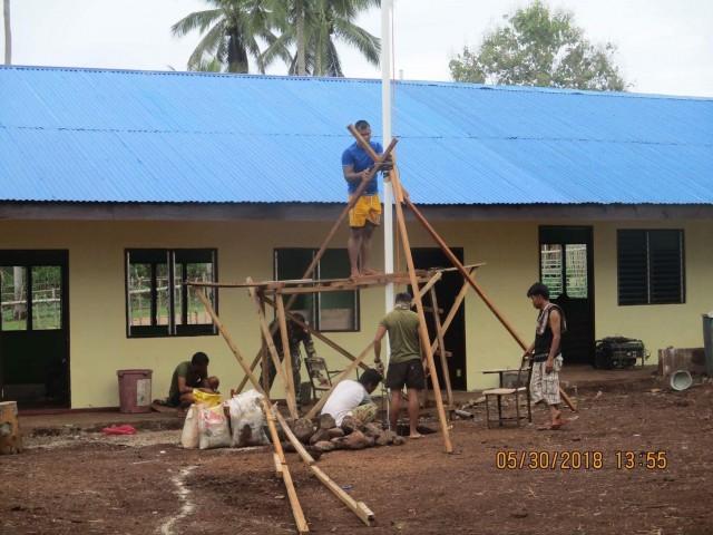 Mga miyembro ng 2nd Special Forces Battalion Philippine Army ang nagkumpuni ng ilang classroom sa probinsiya ng Sulu. PHOTO BY: 2nd Special Forces Battalion