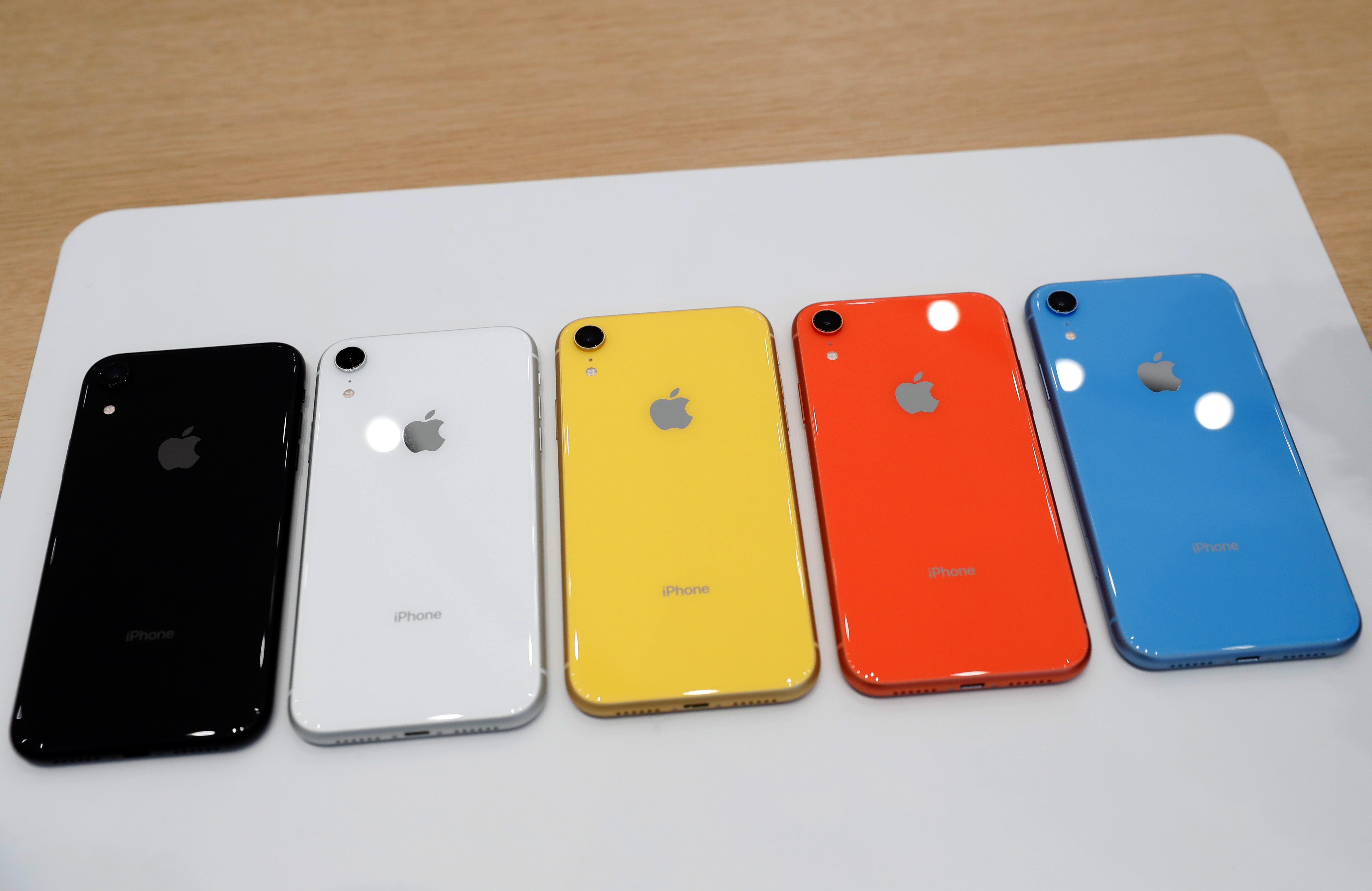 Iphone xr 6. Iphone XR Colors. Iphone XR расцветки. Iphone XR цвета. Iphone XR 14 Pro.