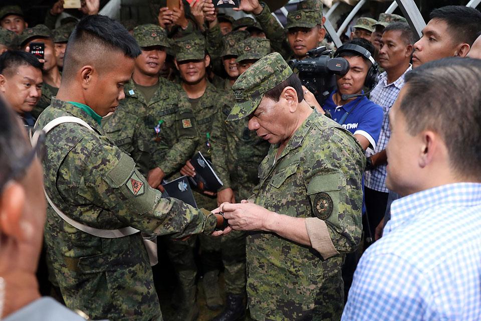 No Loyalty Check In Duterte Visits To Military Camps —Palace | GMA News ...