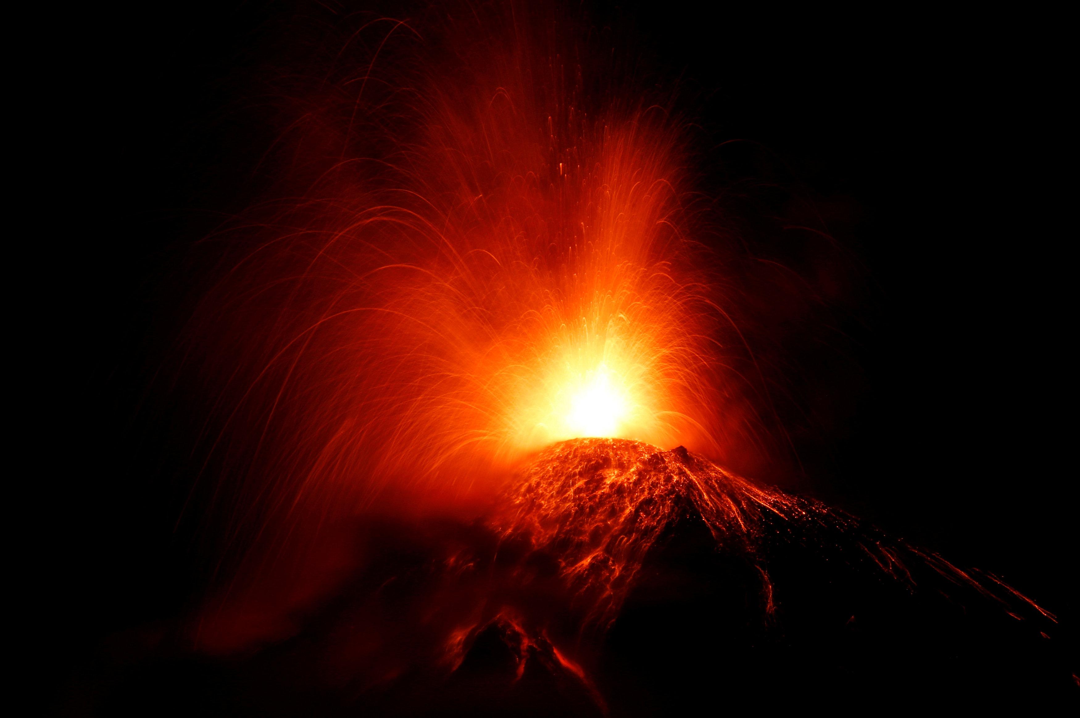 Fuego Volcano Eruption 2018 11 20 00 41 08.JPG