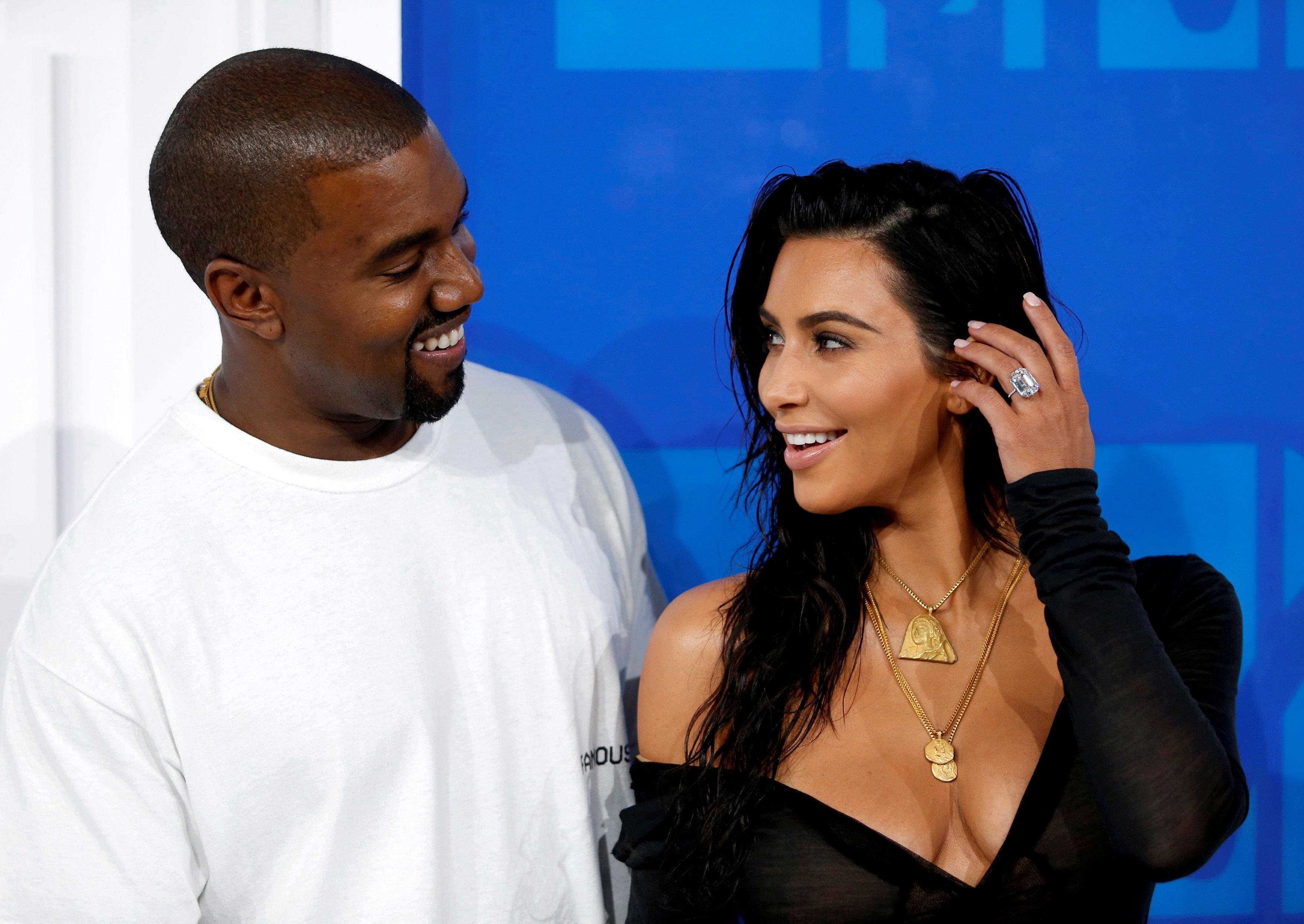 Kim Kardashian Files To Divorce Kanye West Shes Had Enough Gma News Online 