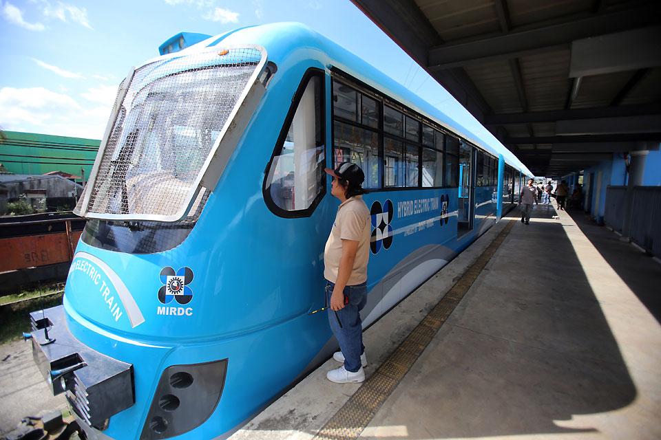 Hybrid electric train to rollout from Calamba to San Pablo Photos GMA News Online