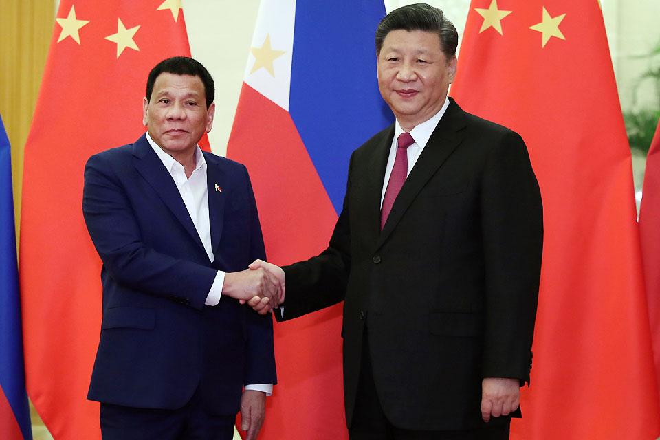 Duterte tetap berporos ke China