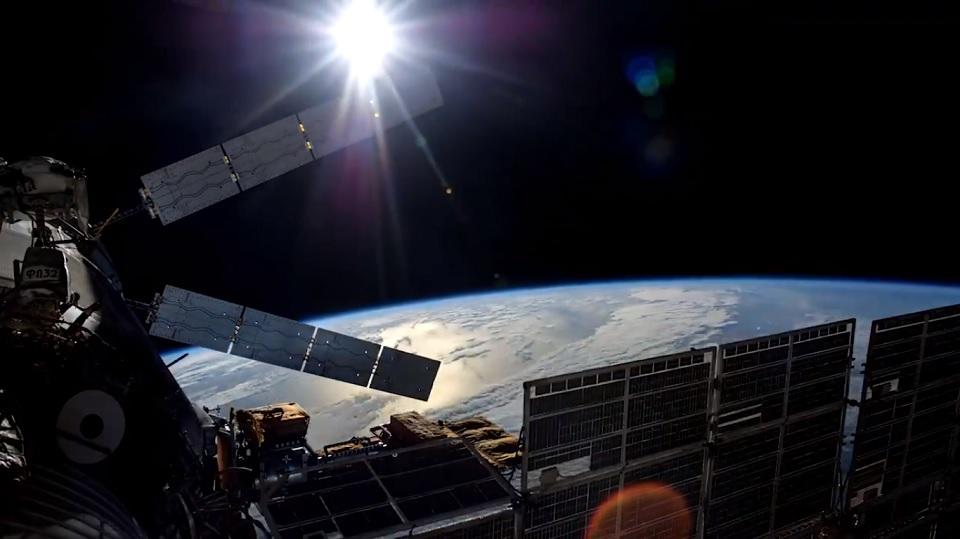 ‘Acara’ puing-puing luar angkasa memaksa kru ISS untuk mengambil tindakan mengelak