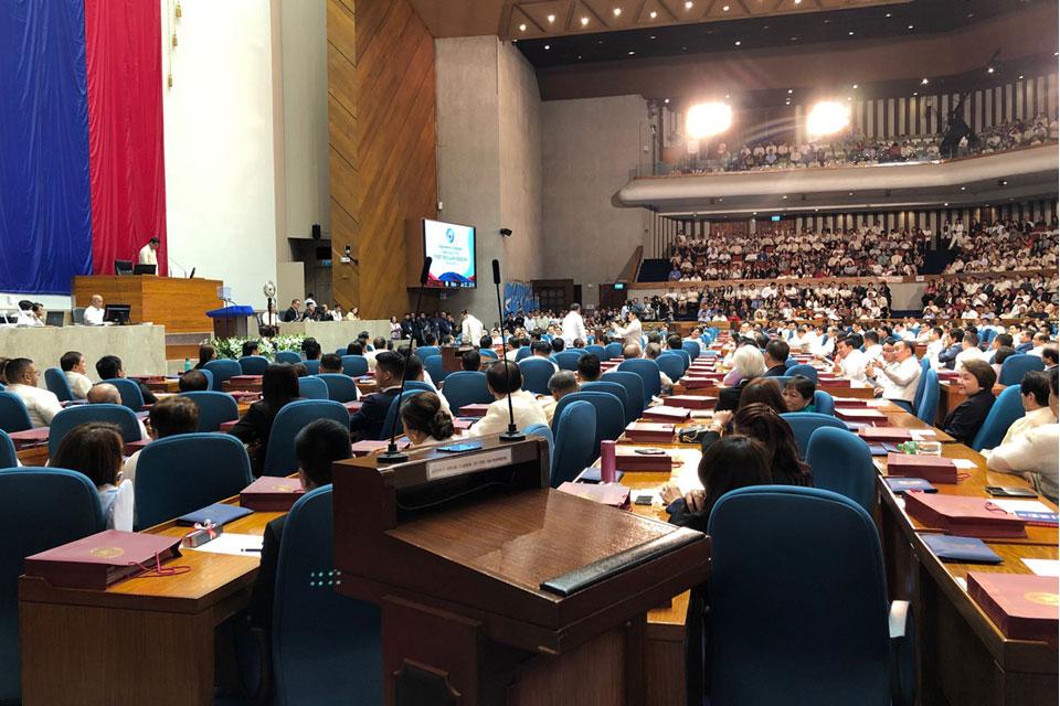 House Committee of the Whole approves proposed �Bayanihan