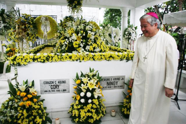 Archbishop Villegas leads Mass on Cory's 10th death anniversary ...