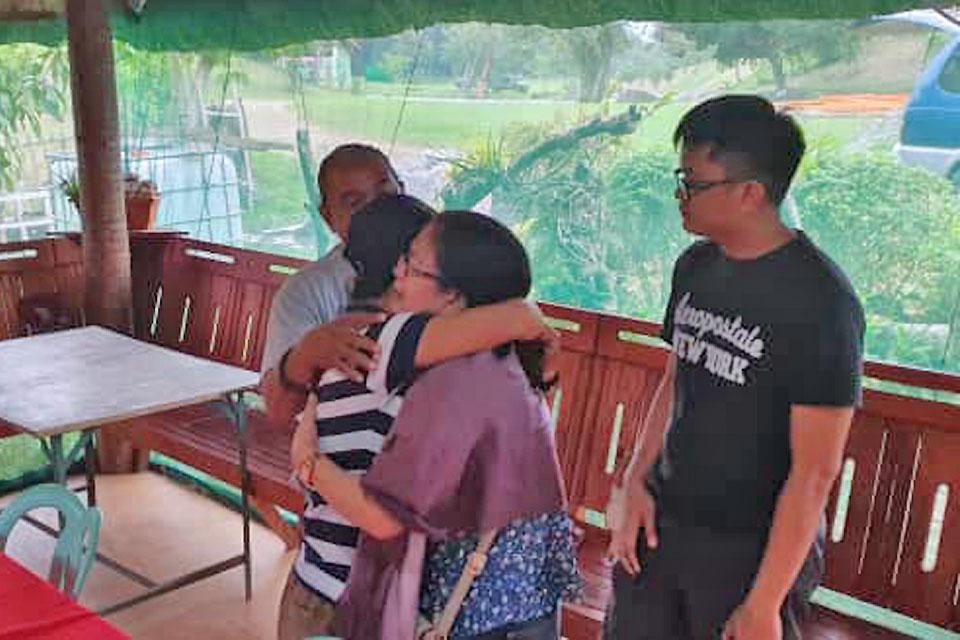 Kris Pacada Missing activist-turned-NPA rebel surrenders to military in Quezon ...