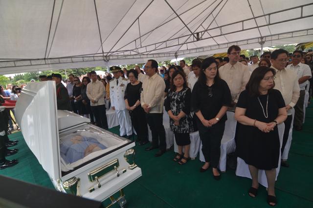 Nene Pimentel laid to rest | Photos | GMA News Online