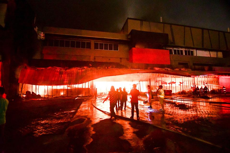 Fire guts ‘60% to 70%’ of GenSan mall —BFP | GMA News Online