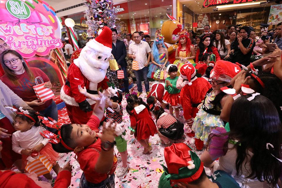 Shopping malls to close early on Christmas Eve │ GMA News Online