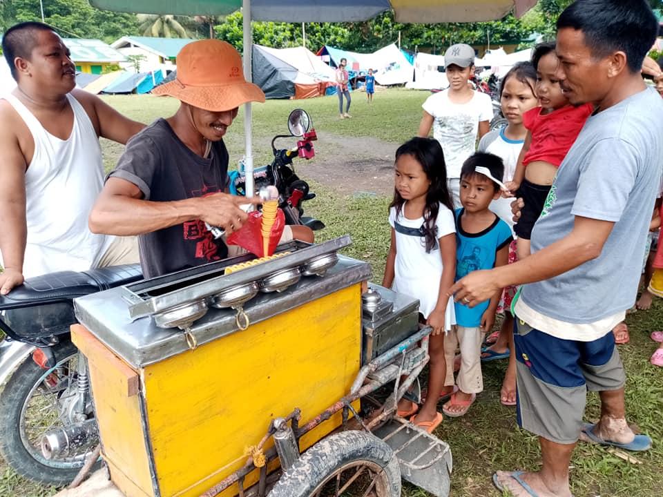 Sorbetero treats earthquake victims in Mindanao to free ice cream GMA