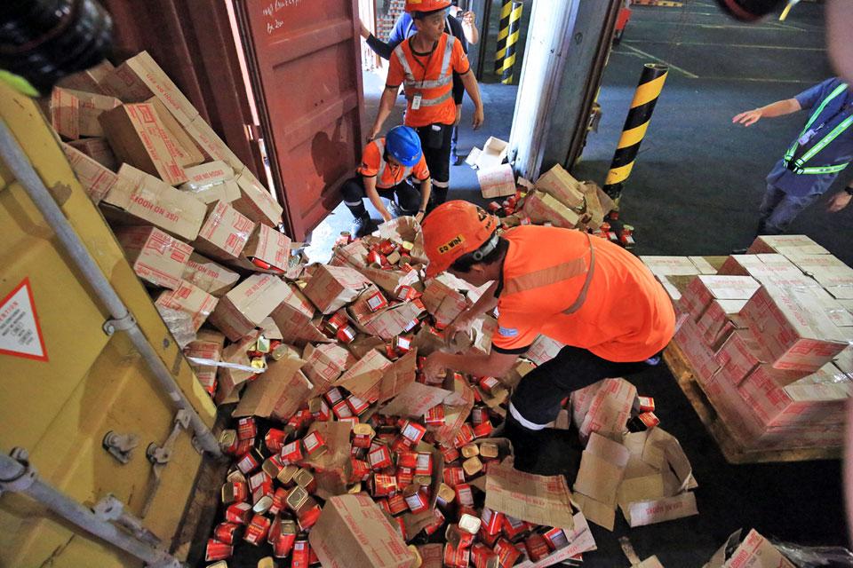 BOC Seizes P11M Worth Of Smuggled Canned Goods, Coffee | Photos | GMA ...