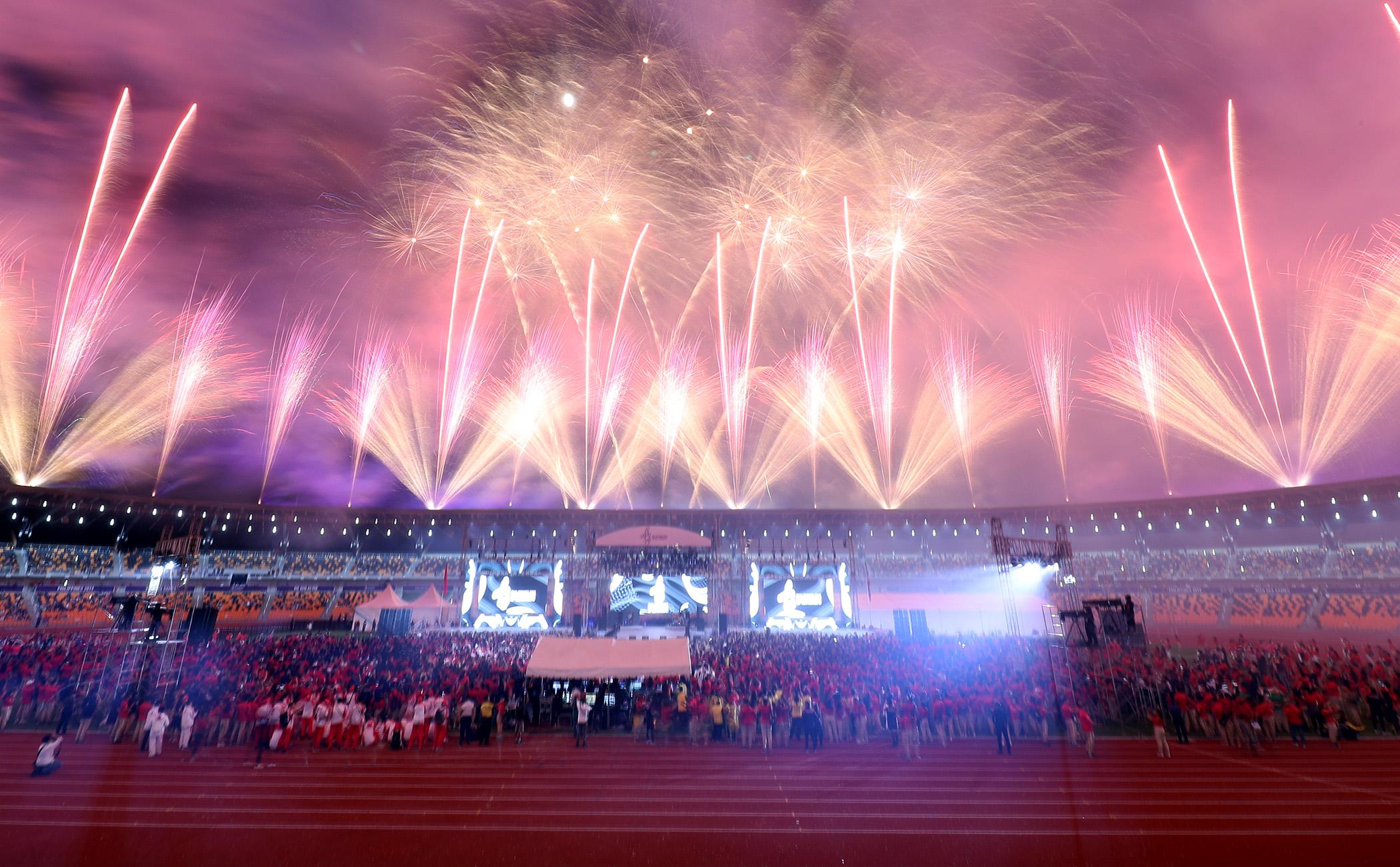 IN PHOTOS 30th Southeast Asian Games closing ceremony GMA News Online