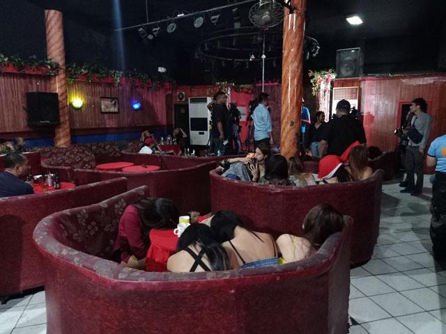 Police Raid Alleged Sex Den In Makati 31 Women Rescued Gma News Online 