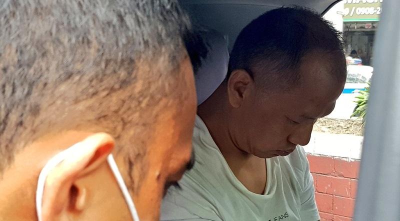 Chinese driver plows through vehicles in Manila, spits on cop | GMA