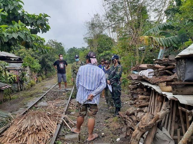 Contact-tracing activity. Photos by Peewee Bacuño