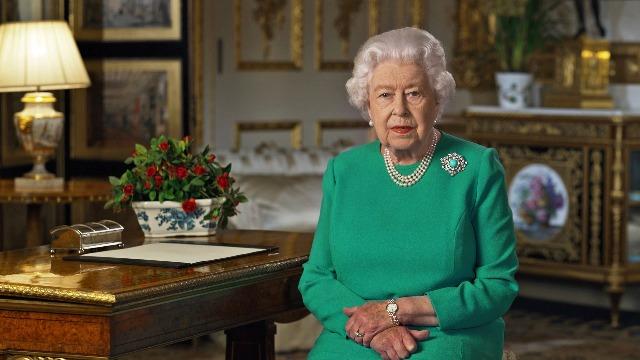 Queen Elizabeth to honor UK health workers for COVID-19 service