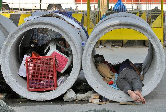 DSWD, DHSUD discuss shelters for homeless families in Oplan Pag-abot