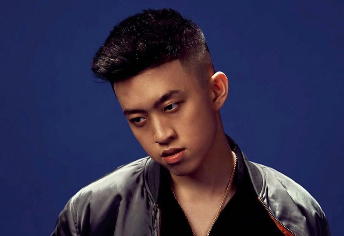 Rich Brian. "Rich Brian" && ( исполнитель | группа | музыка | Music | Band | artist ) && (фото | photo).