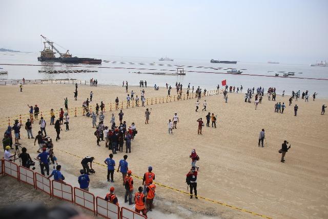 Manila Bay's 'white sand' beachfront readied for Sept. 20 public opening
