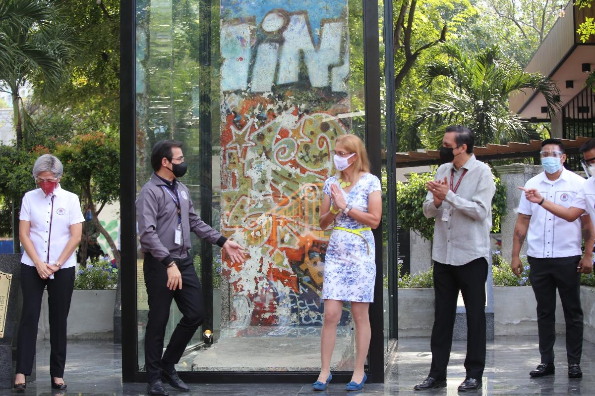 Fragment of Berlin Wall now in Bonifacio Shrine Photos GMA News Online