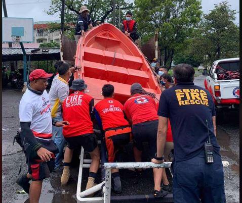 Red Cross to deploy extra rescue boats, trucks in flooded areas | GMA ...