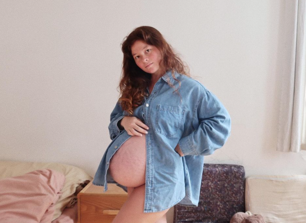 Andi Eigenmann shows off baby bump at 9 months.