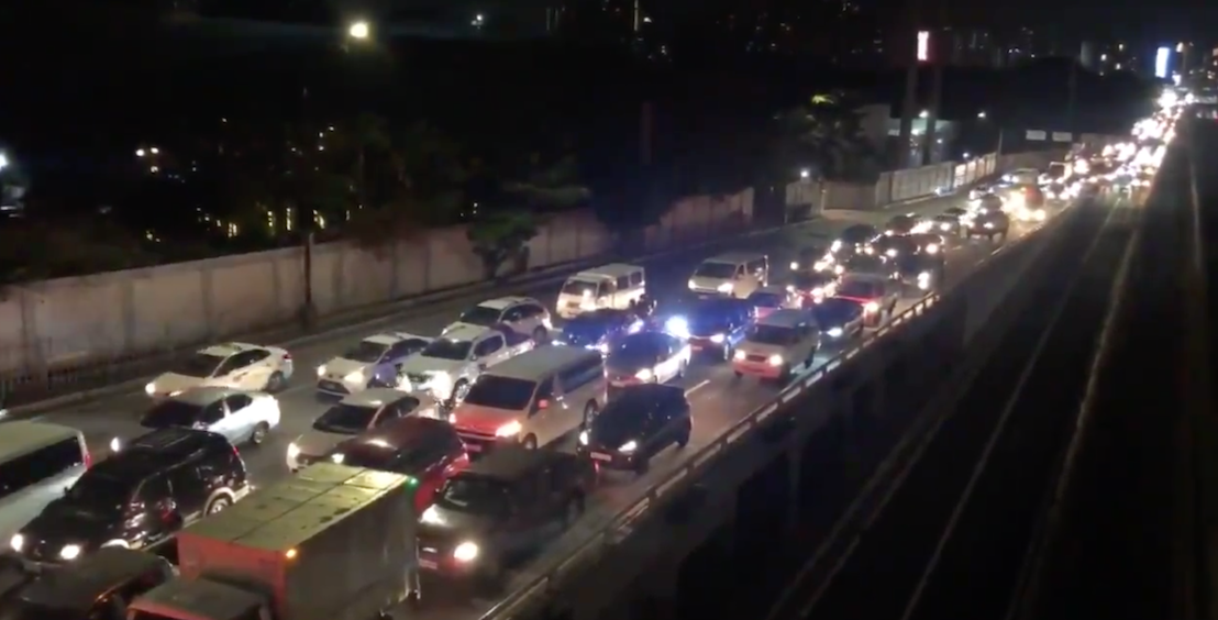 Heavy traffic along EDSA-Ayala Southbound amid clearing ops | GMA News ...