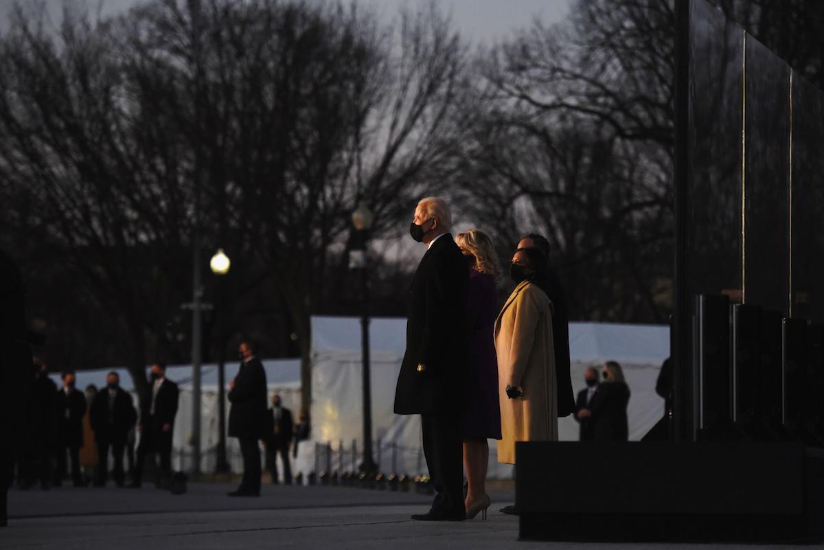 Biden leads observance of America's 400,000 COVID-19 dead on eve of inauguration