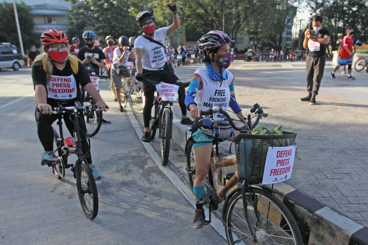 Journalists, rights defenders gather in biking event for press freedom