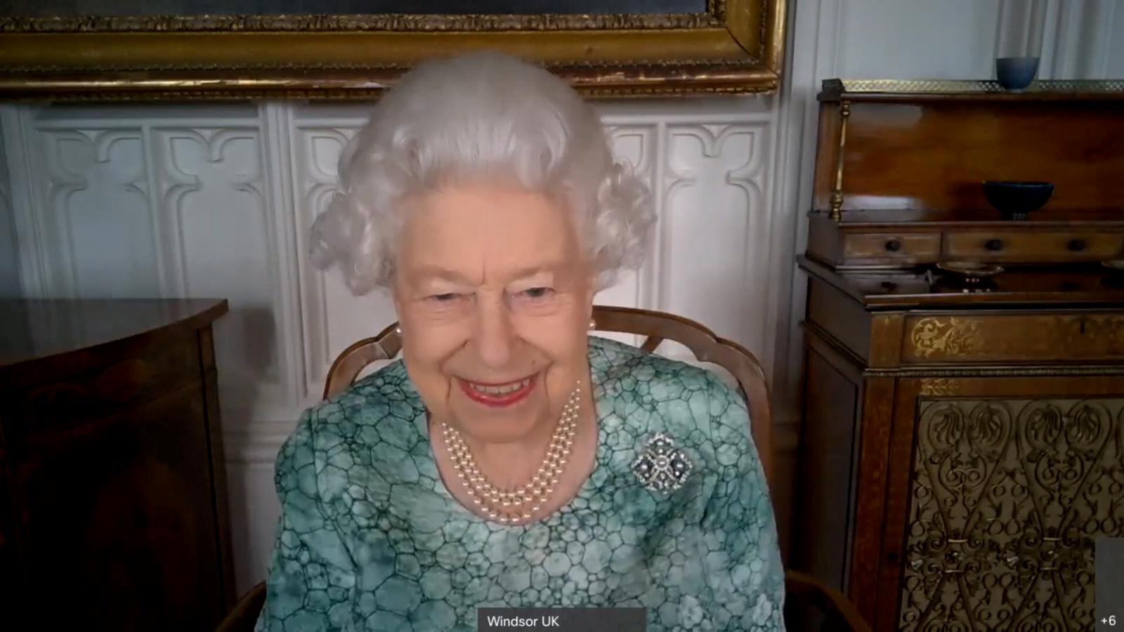 Ratu Elizabeth II menderita ‘punggung terkilir’ — Istana Buckingham